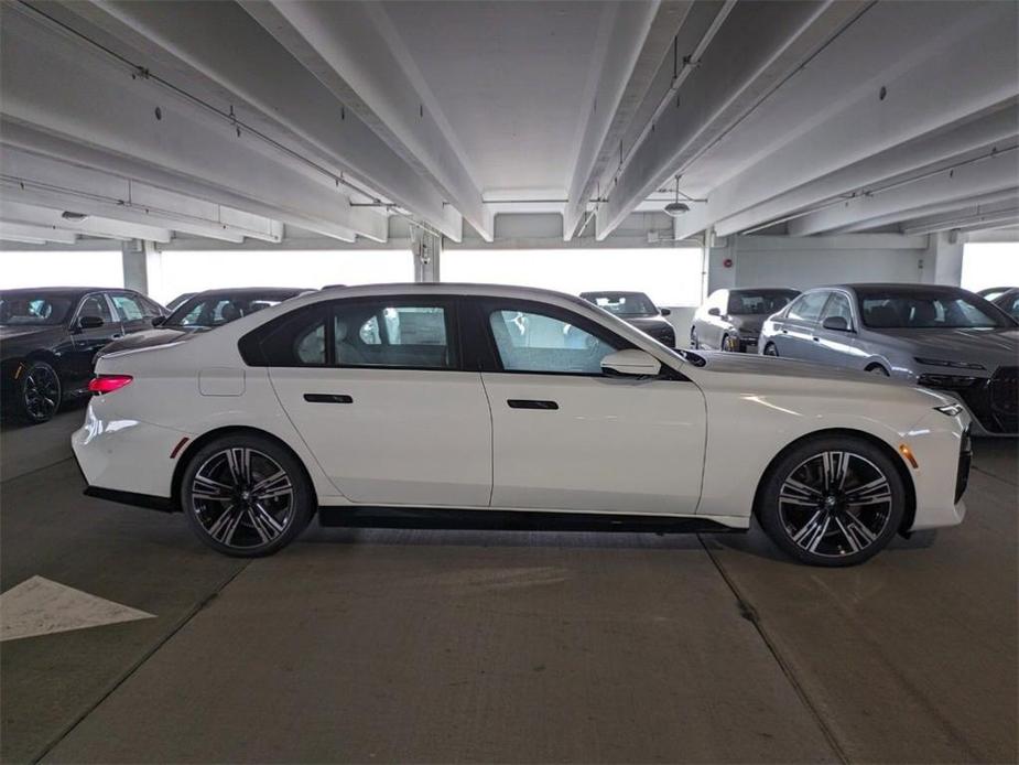 new 2024 BMW i7 car