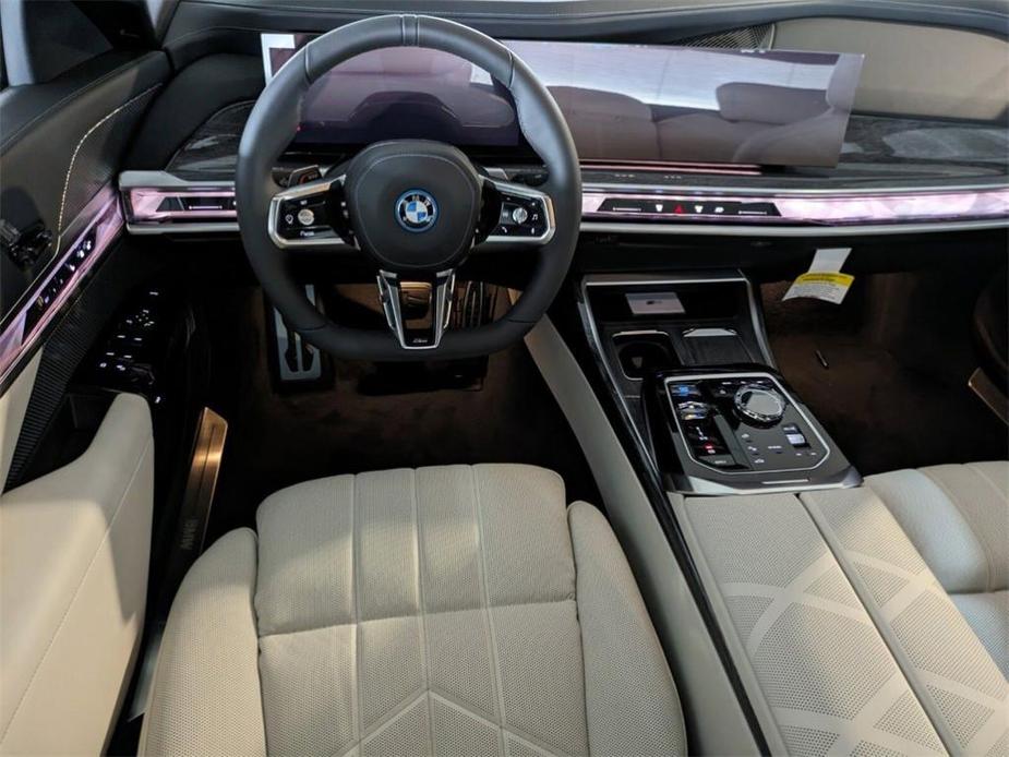 new 2024 BMW i7 car