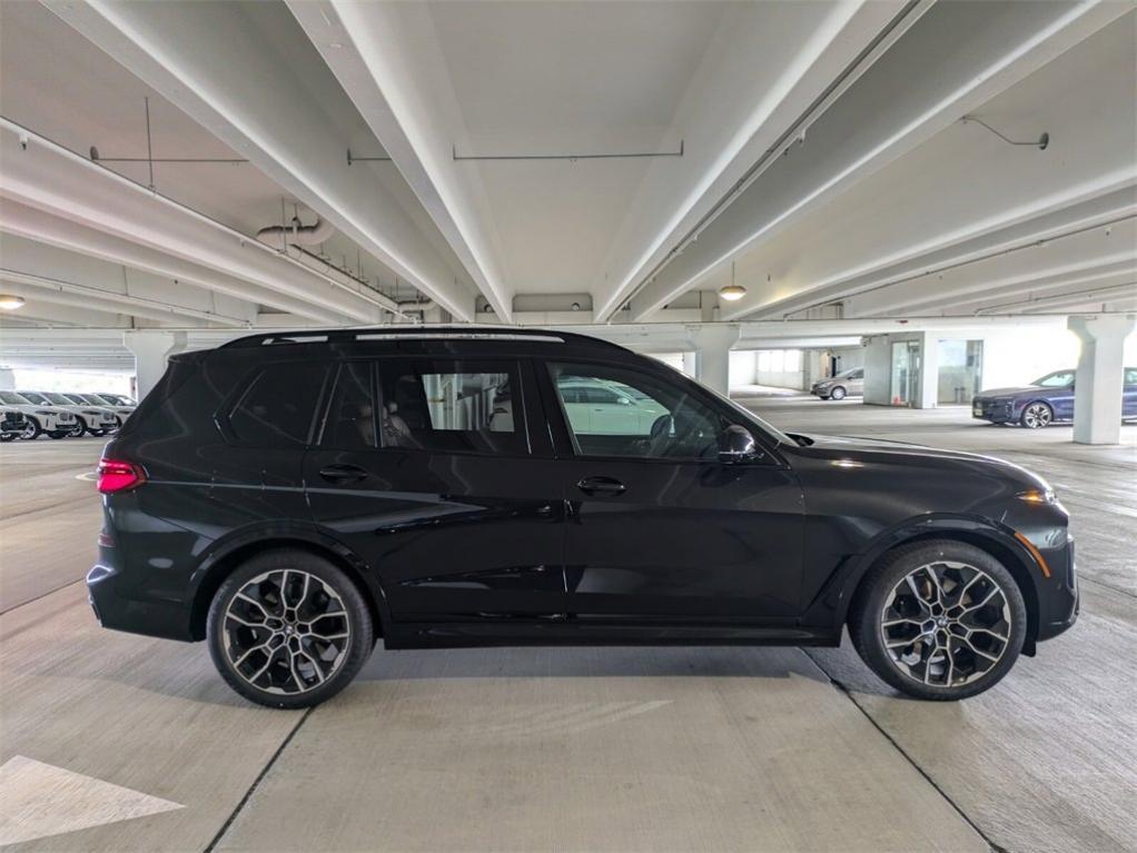 new 2025 BMW X7 car