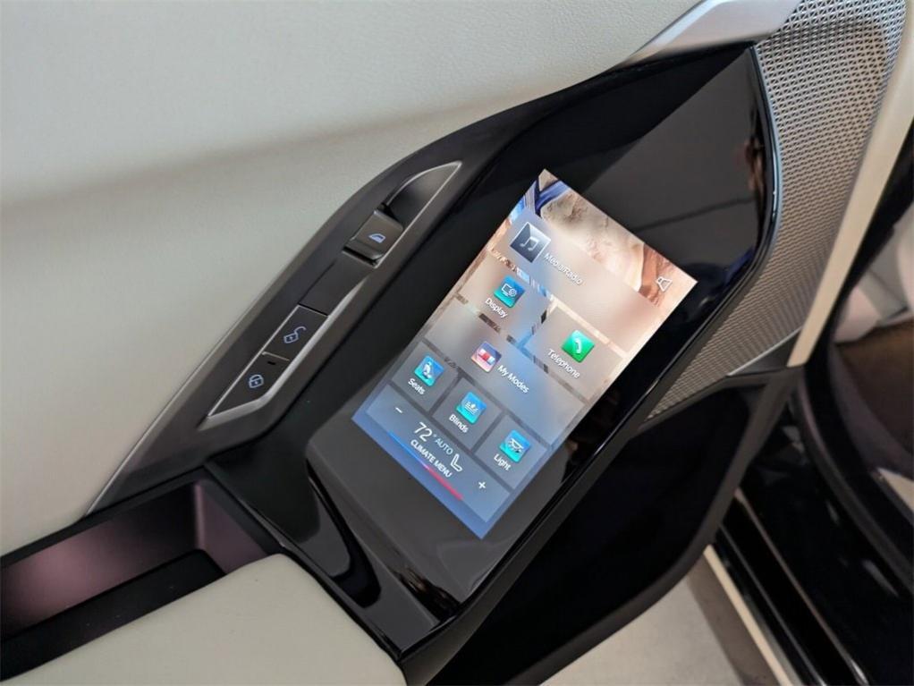 new 2025 BMW i7 car