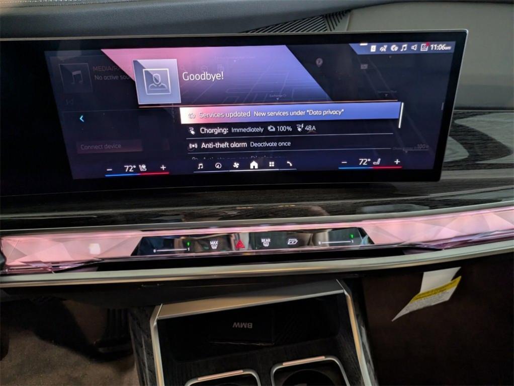 new 2025 BMW i7 car