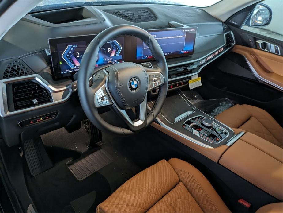 new 2025 BMW X7 car