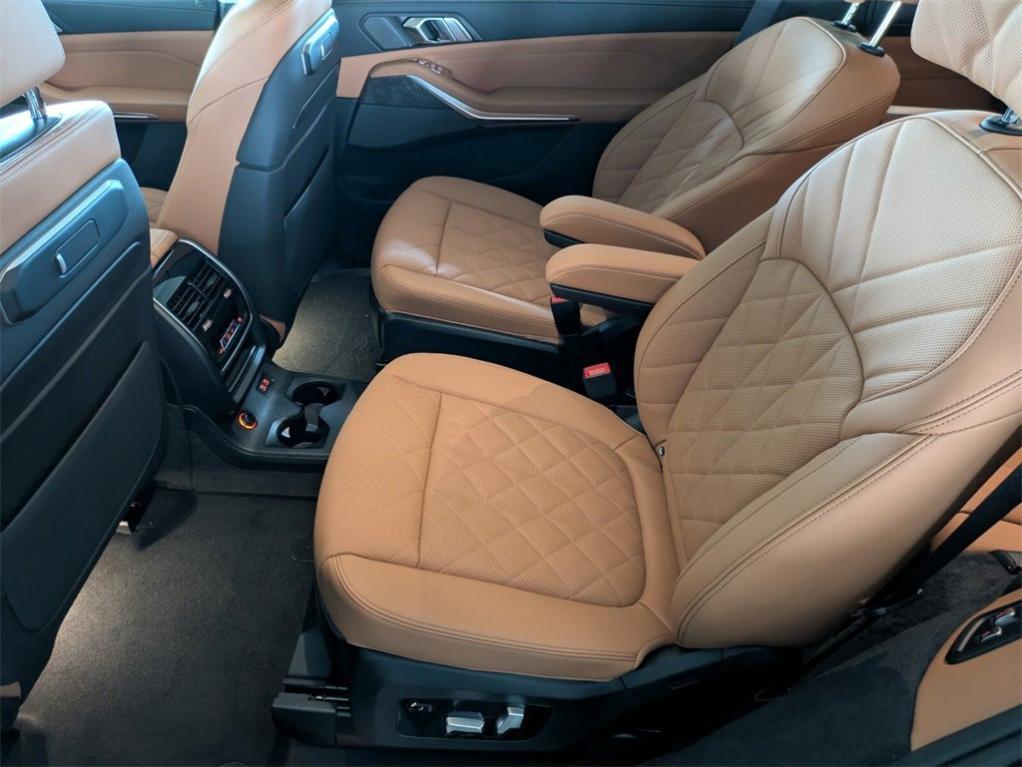new 2026 BMW X7 car