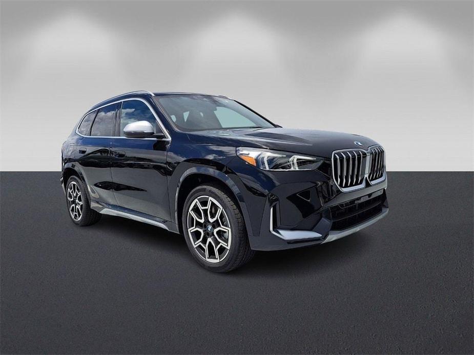 new 2024 BMW X1 car