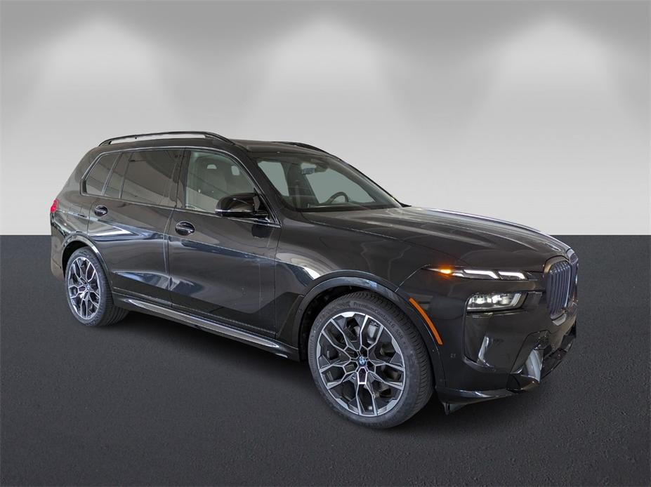 new 2025 BMW X7 car