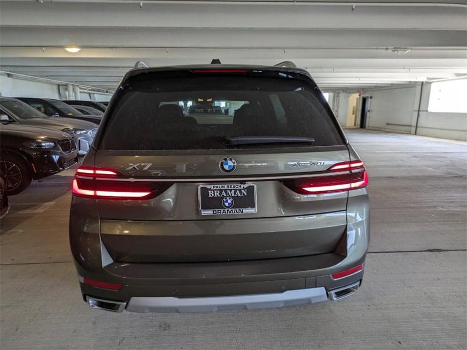 new 2025 BMW X7 car