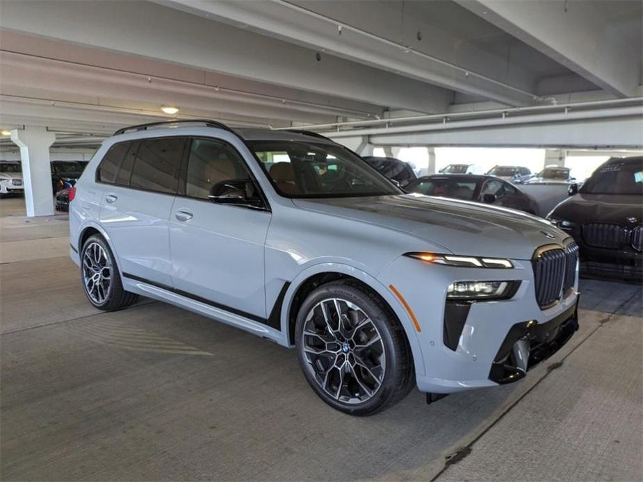 new 2025 BMW X7 car