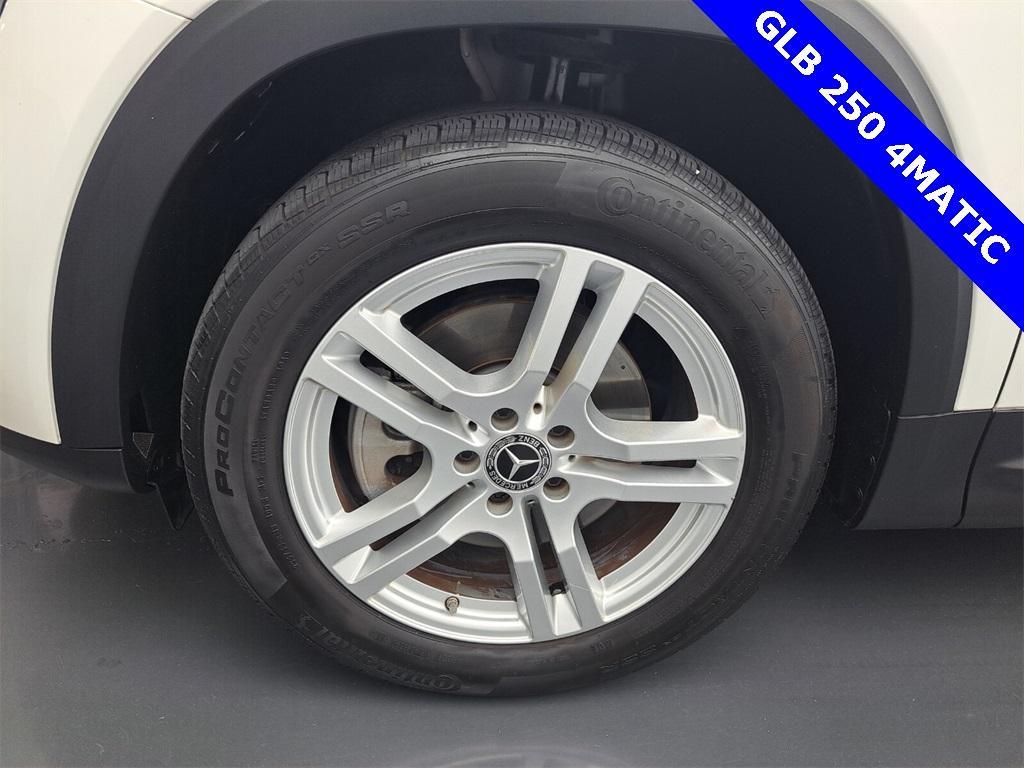 used 2021 Mercedes-Benz GLB 250 car, priced at $27,495