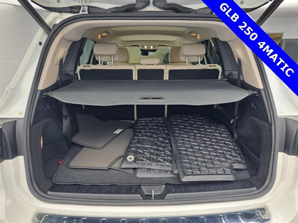 used 2021 Mercedes-Benz GLB 250 car, priced at $27,495