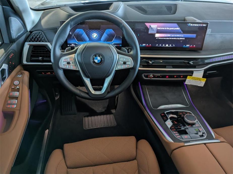 new 2025 BMW X7 car