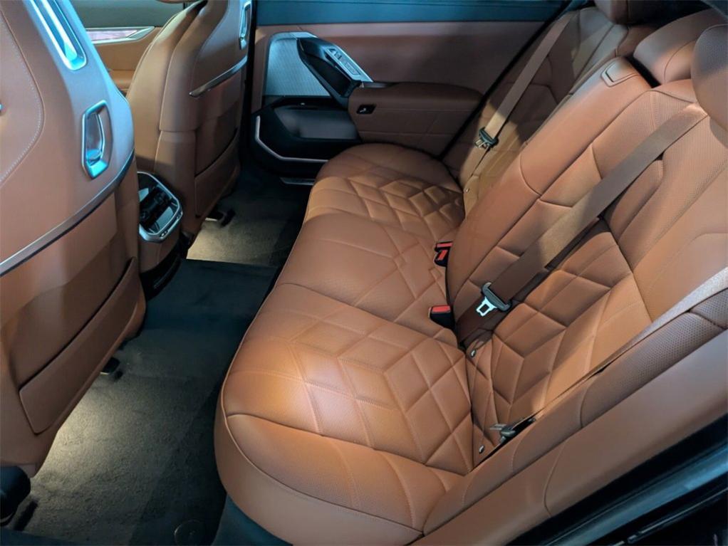 new 2025 BMW 760 car