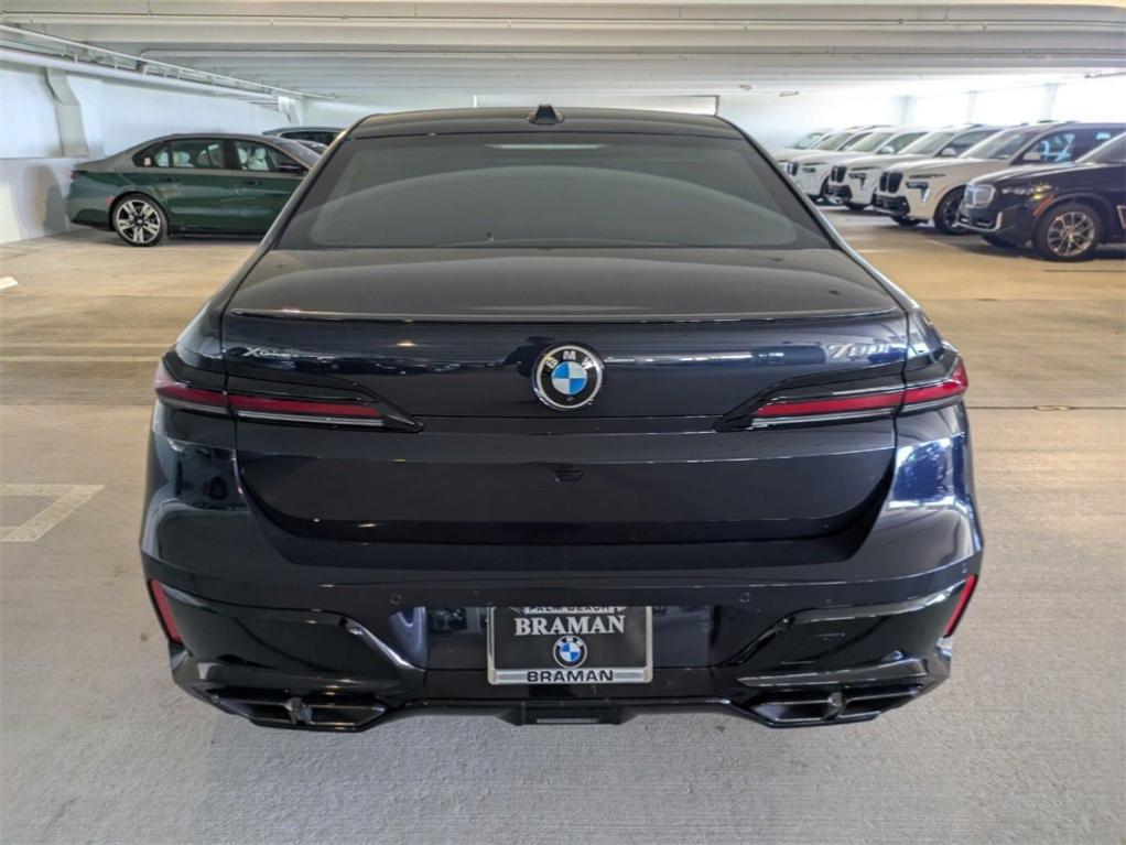 new 2025 BMW 760 car