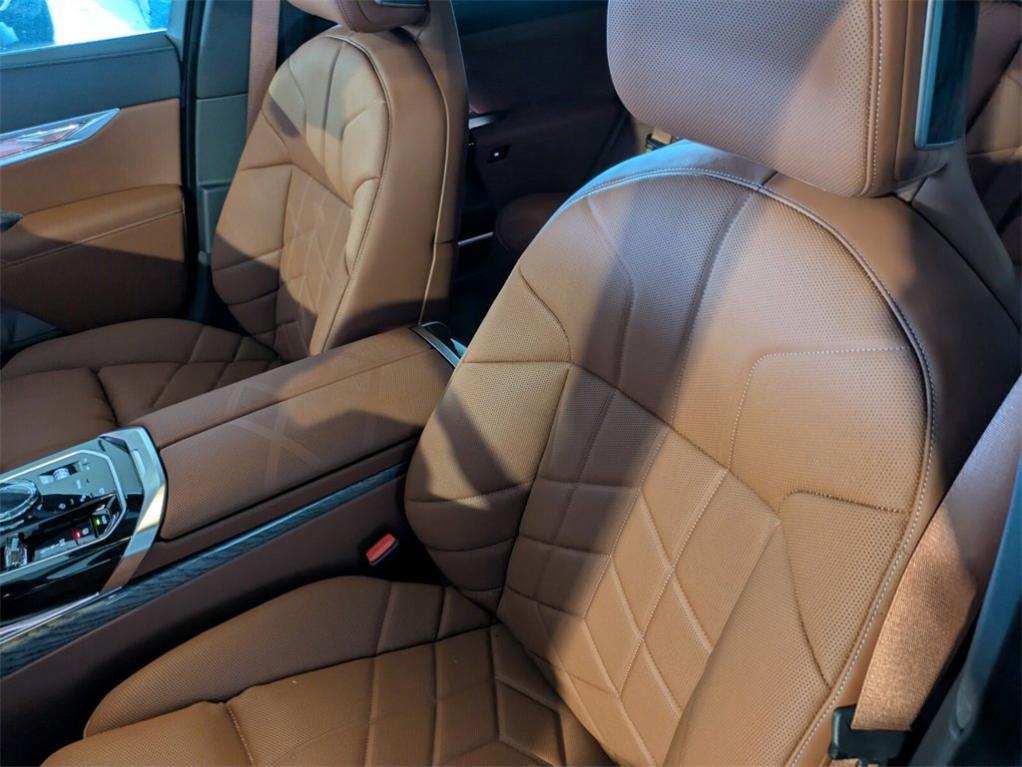 new 2025 BMW 760 car
