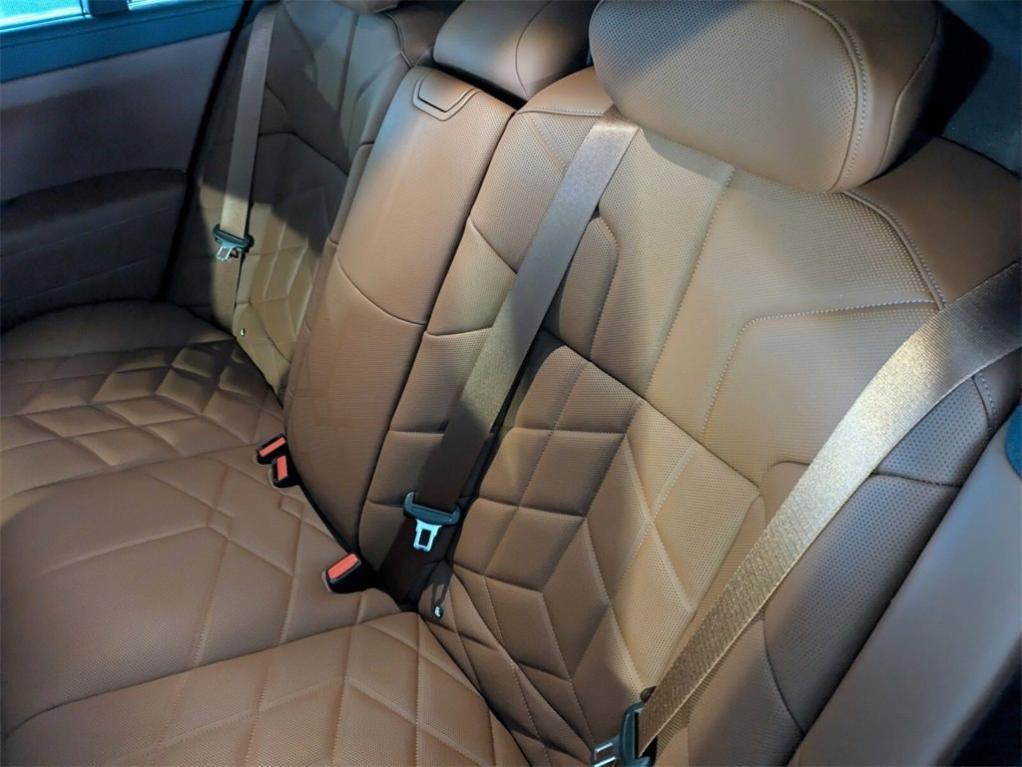 new 2025 BMW 760 car