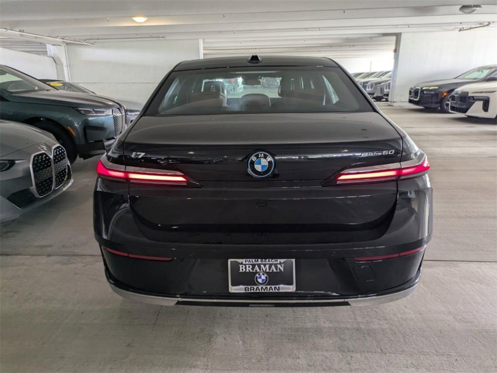 new 2025 BMW i7 car