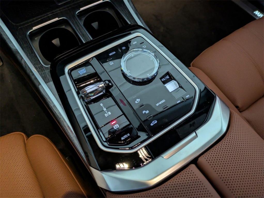 new 2025 BMW i7 car