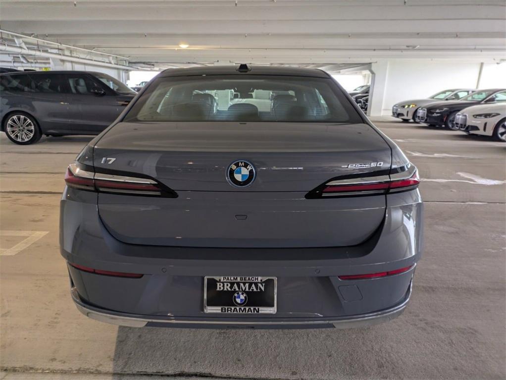 new 2025 BMW i7 car