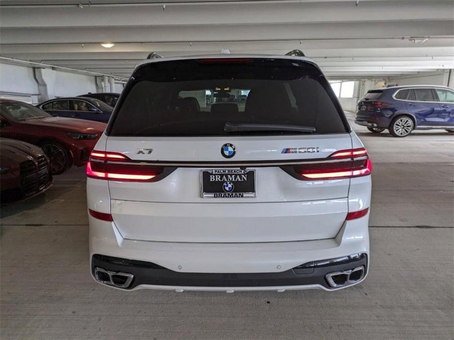 new 2025 BMW X7 car