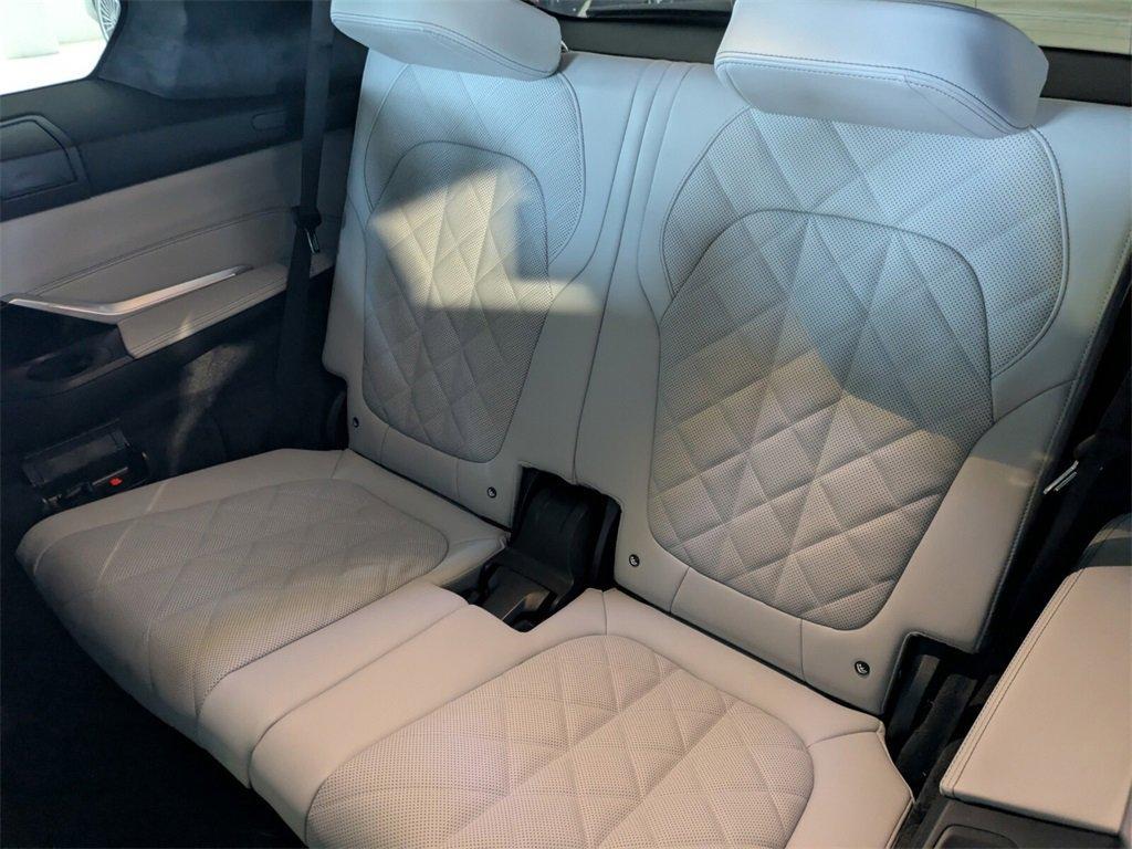 new 2026 BMW X7 car