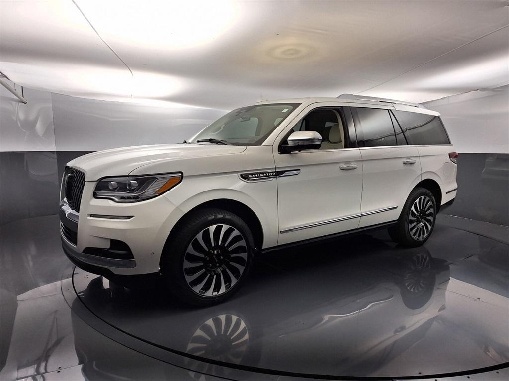 used 2024 Lincoln Navigator car, priced at $96,995