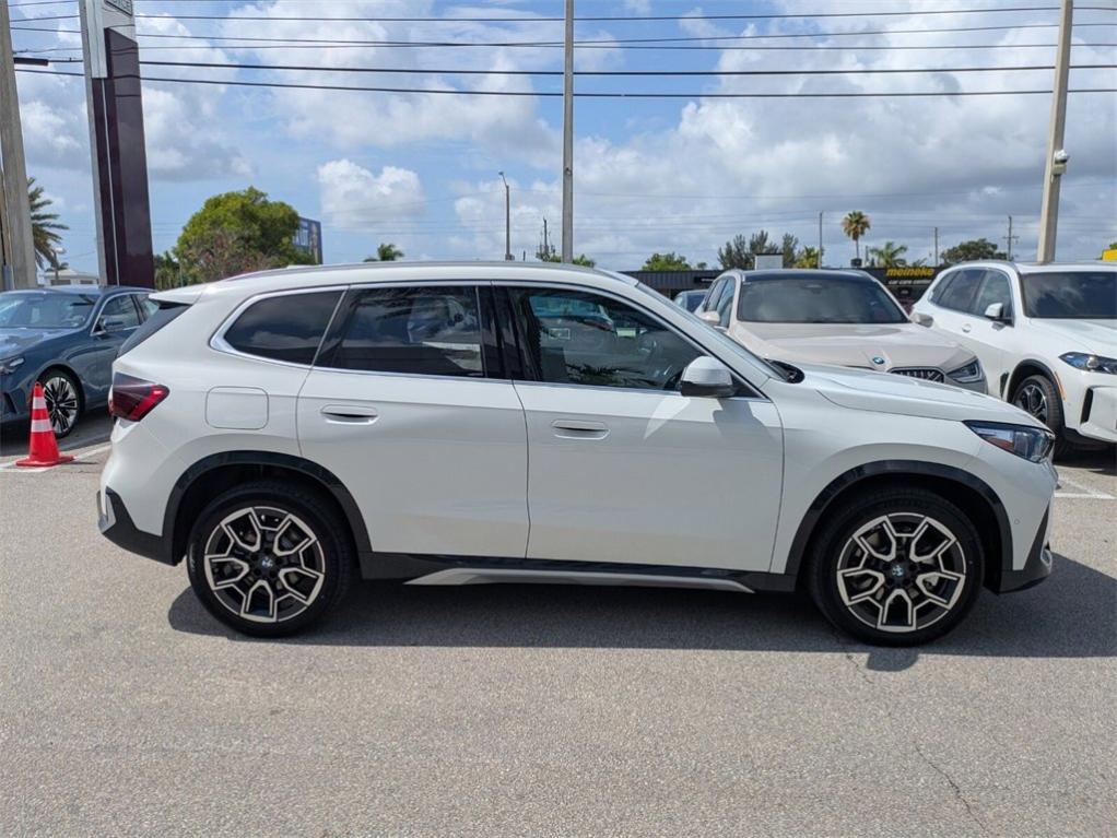 new 2025 BMW X1 car