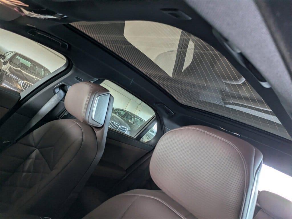 new 2025 BMW 740 car