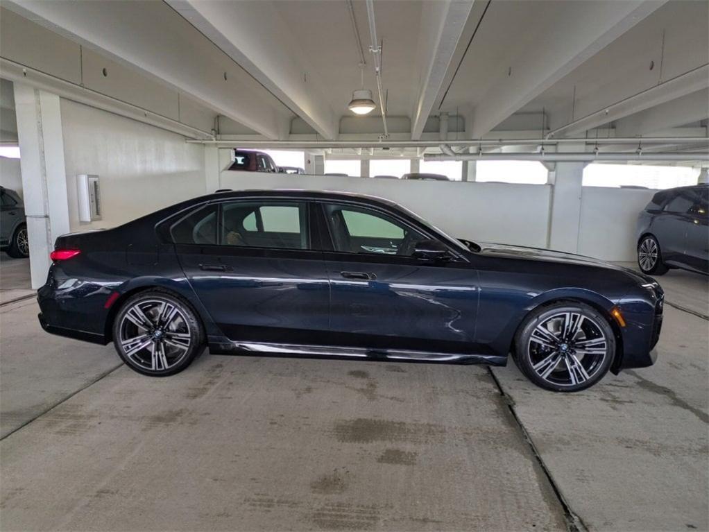 new 2025 BMW 760 car