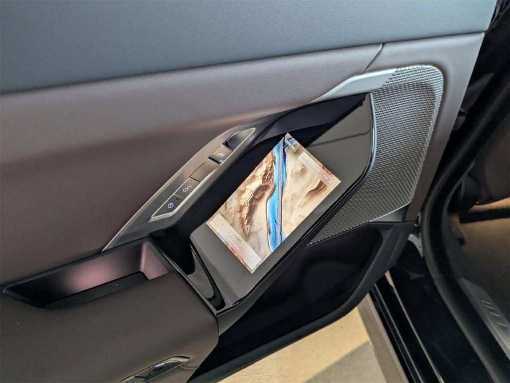 new 2025 BMW 760 car