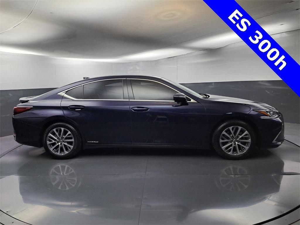 used 2022 Lexus ES 300h car, priced at $35,995