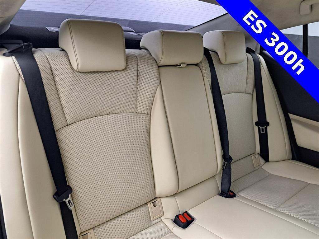 used 2022 Lexus ES 300h car, priced at $35,995