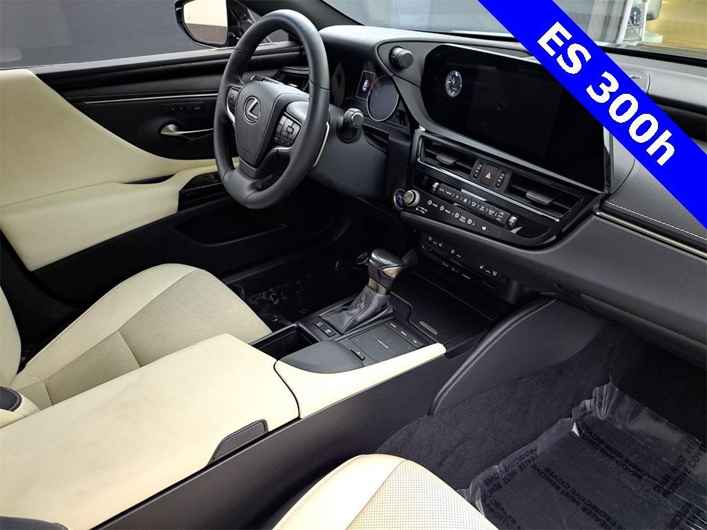 used 2022 Lexus ES 300h car, priced at $35,995