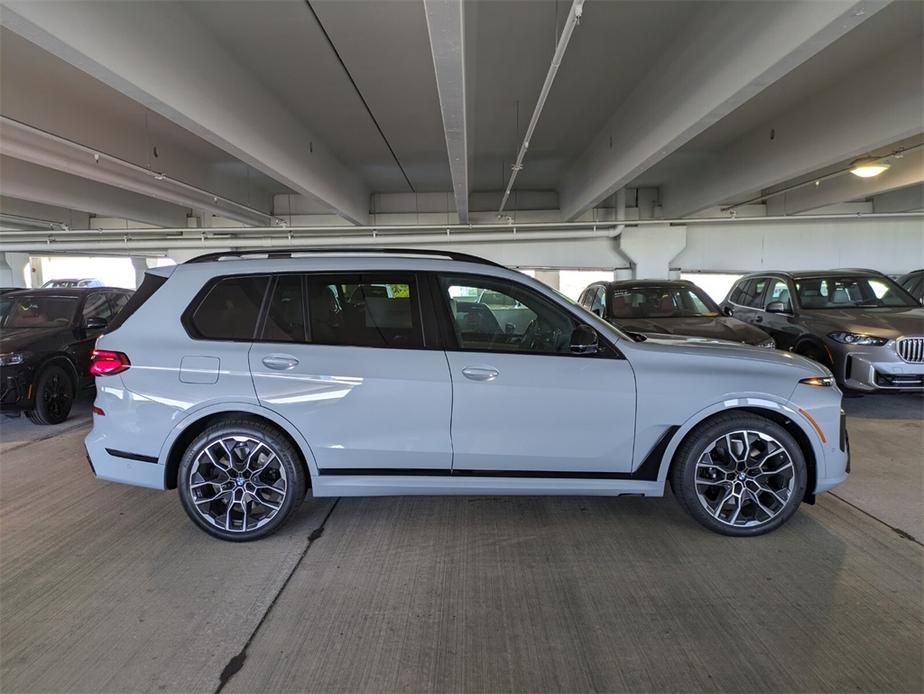 new 2025 BMW X7 car