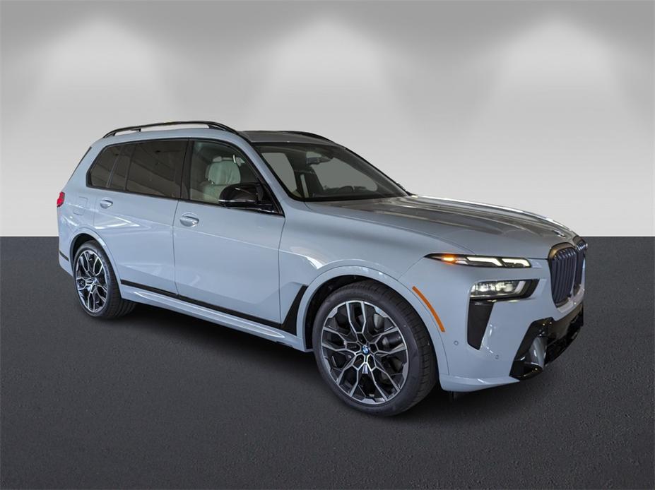 new 2025 BMW X7 car