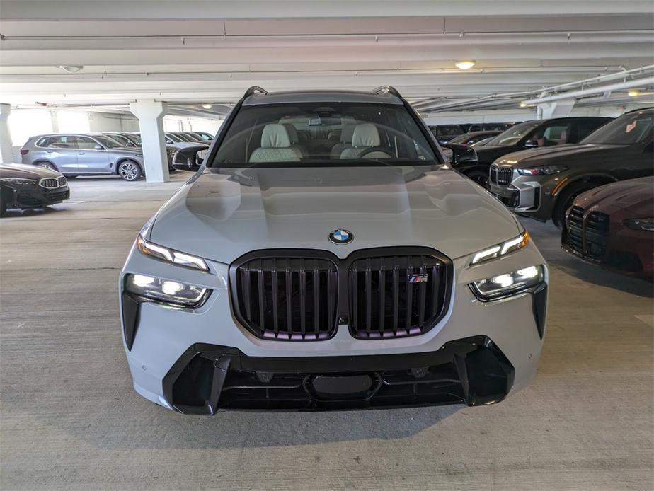 new 2025 BMW X7 car