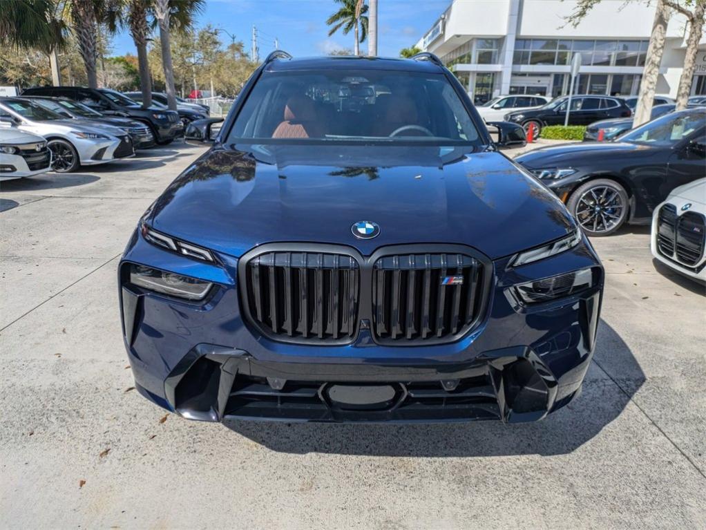 new 2025 BMW X7 car