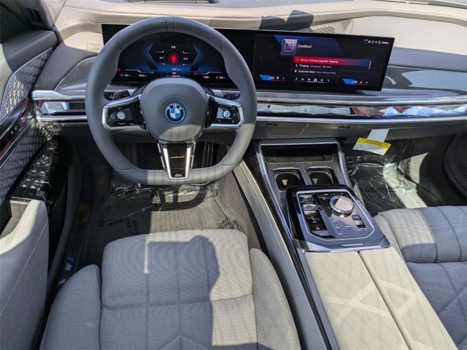 new 2024 BMW i7 car