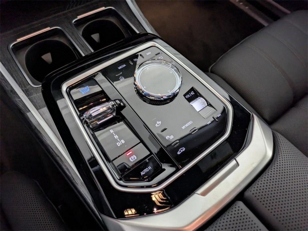 new 2025 BMW i7 car