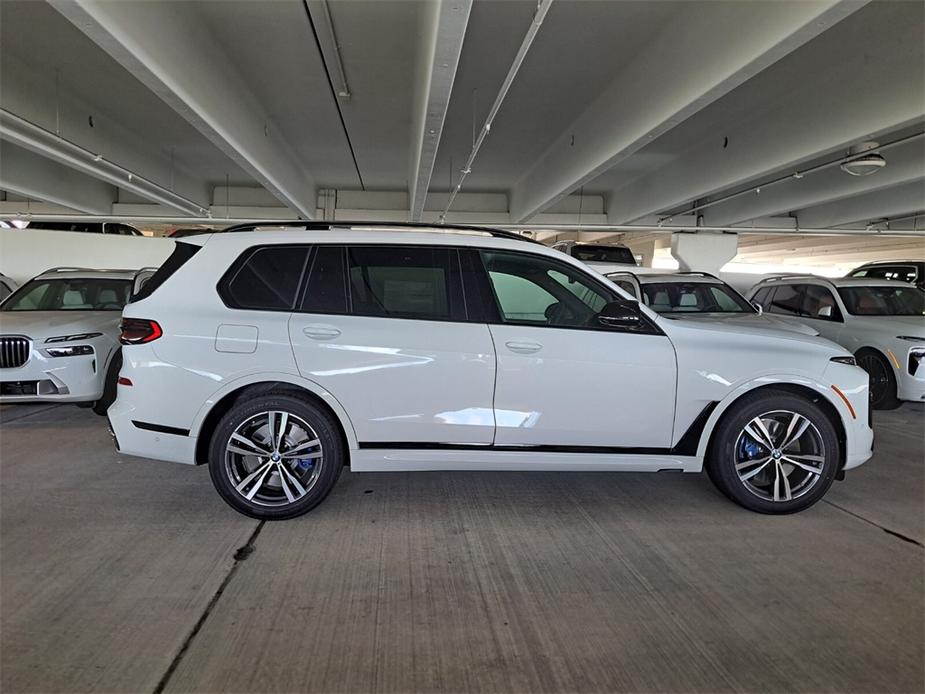 new 2025 BMW X7 car