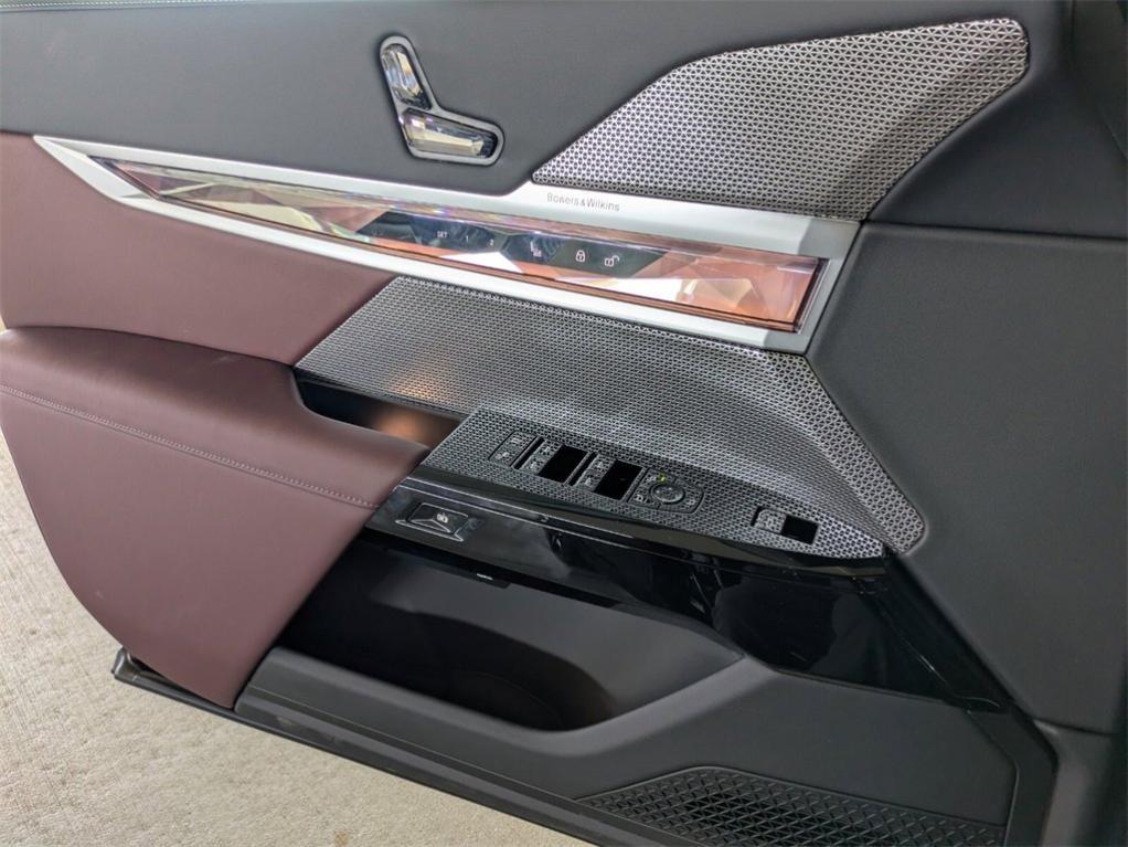 new 2025 BMW 760 car
