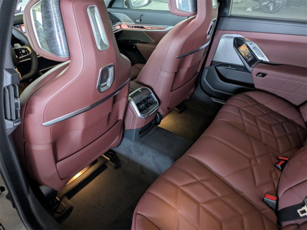 new 2025 BMW 760 car