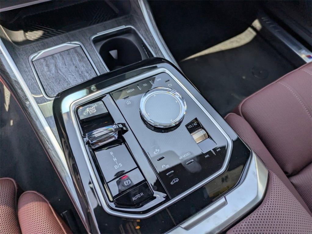 new 2025 BMW 750e car
