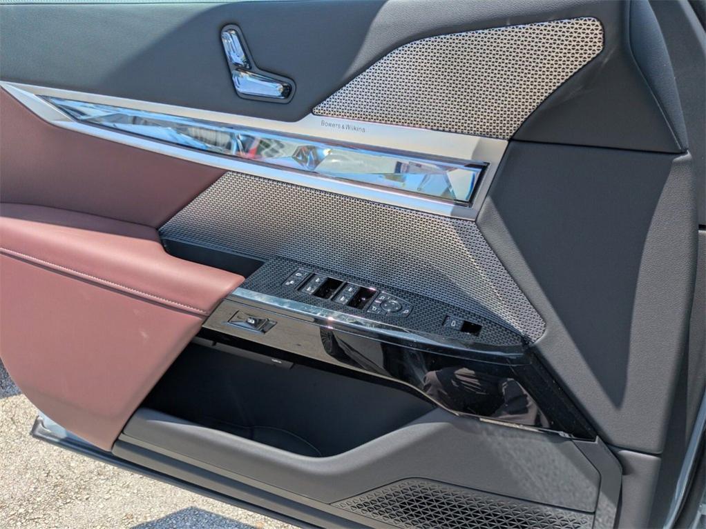 new 2025 BMW 750e car