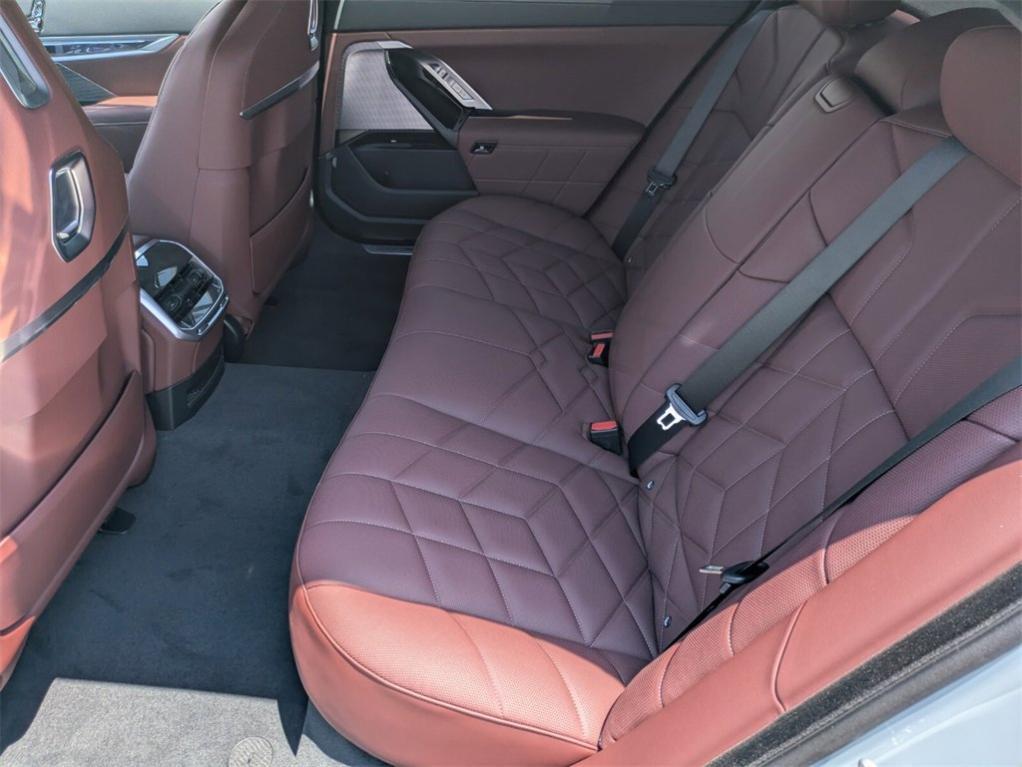 new 2025 BMW 750e car