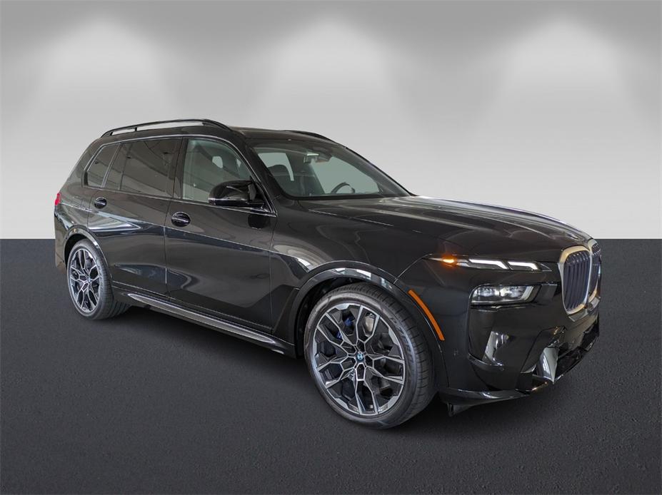 new 2025 BMW X7 car