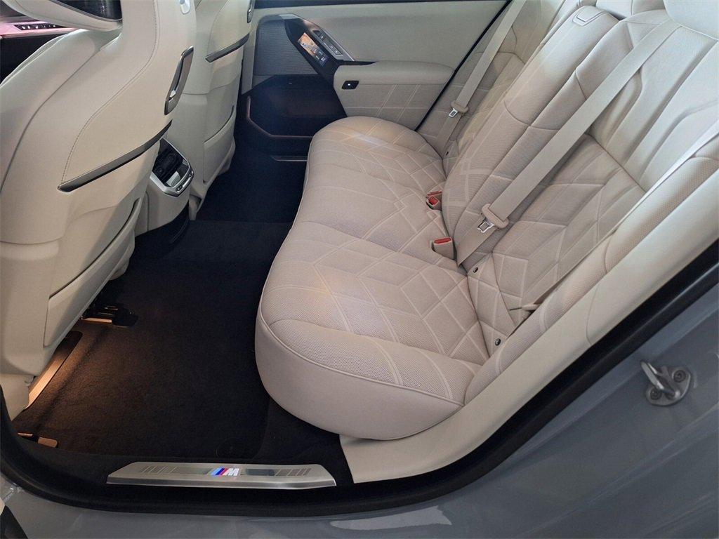 new 2025 BMW 750e car