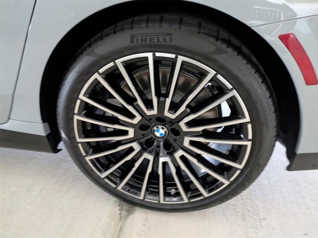 new 2025 BMW 760 car