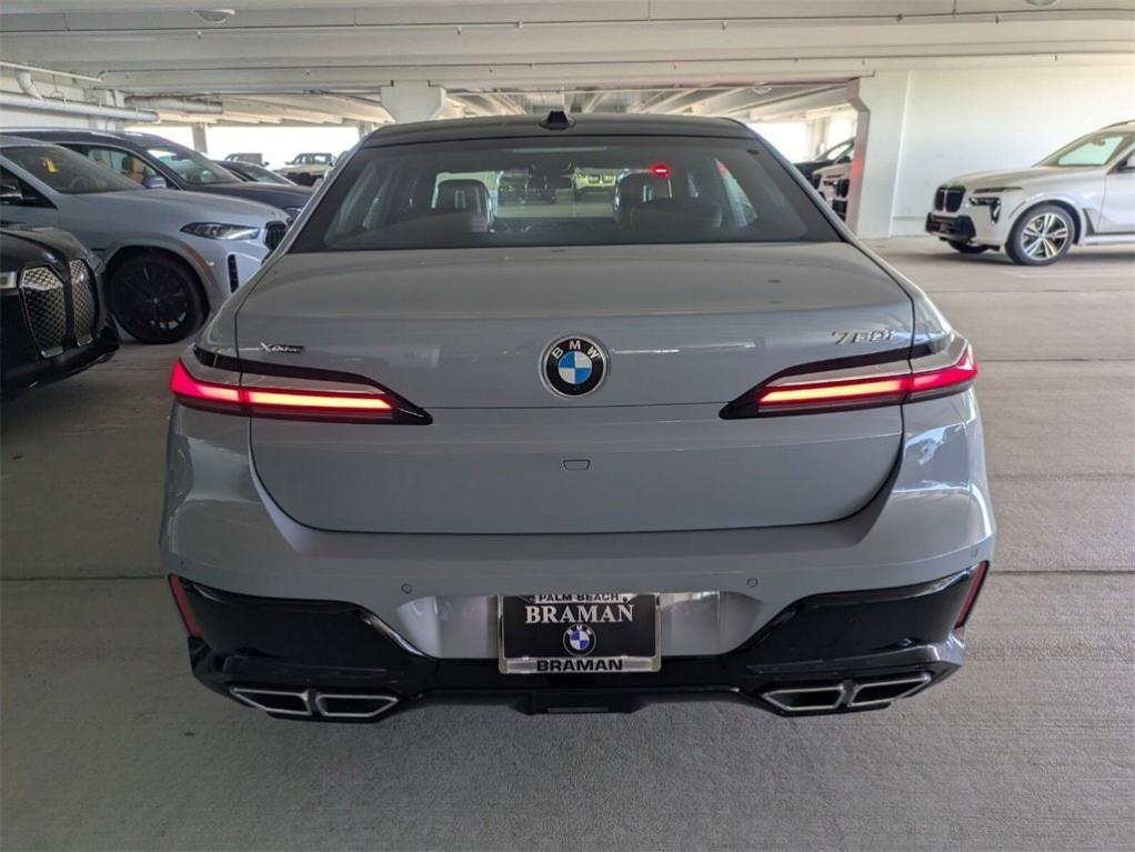 new 2025 BMW 760 car