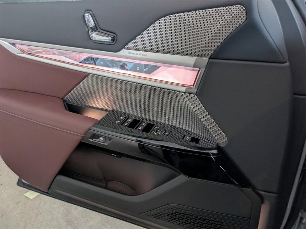 new 2025 BMW 760 car