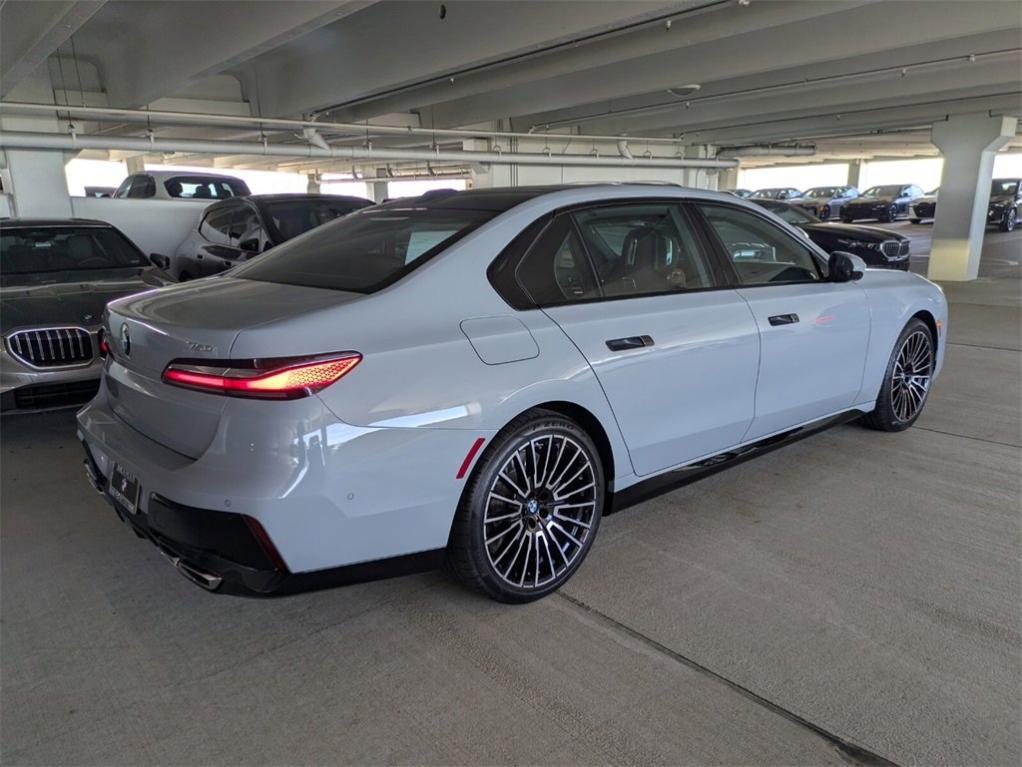 new 2025 BMW 760 car