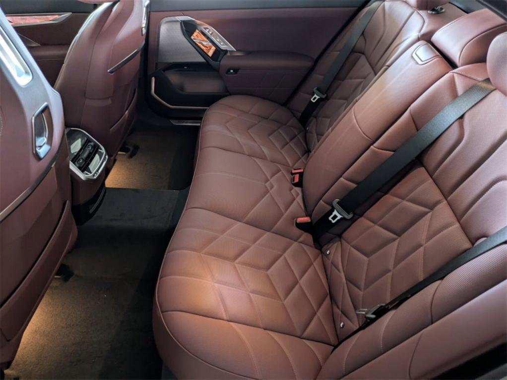 new 2025 BMW 760 car